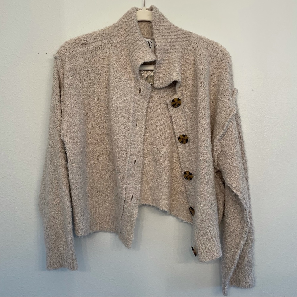 NWT BDG by Urban Outfitters cropped sweater
